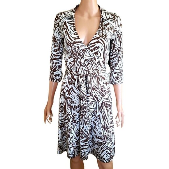 Forever Animal Print Crossover 3/4 Sleeve Dress Sz XS - Picture 1 of 11